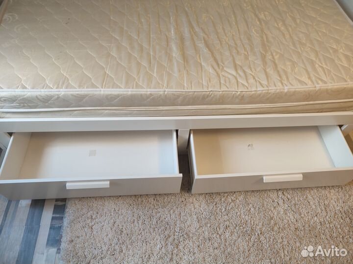Кровать IKEA brimnes