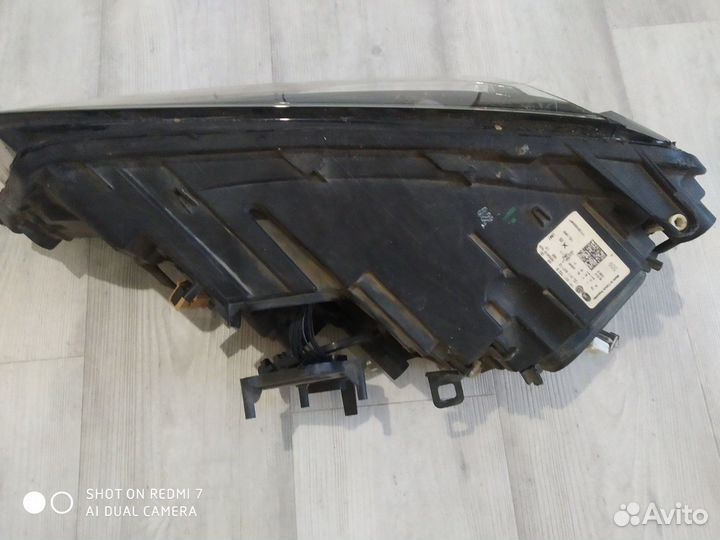 Правая фара Volkswagen passat B8