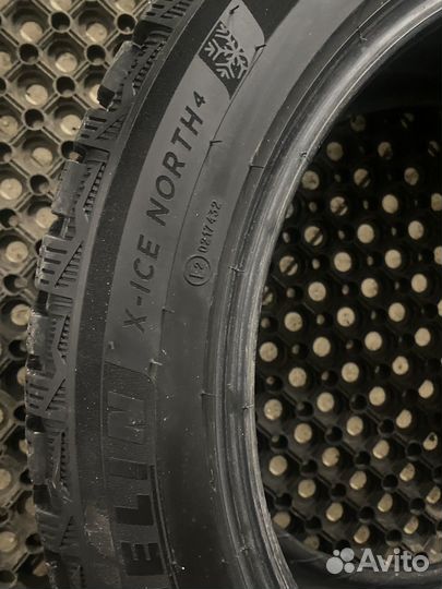 Michelin X-Ice North 4 SUV 245/45 R18