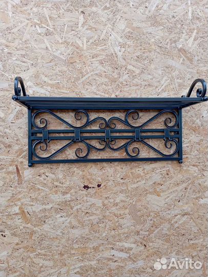 Вешалка для одежды настенная