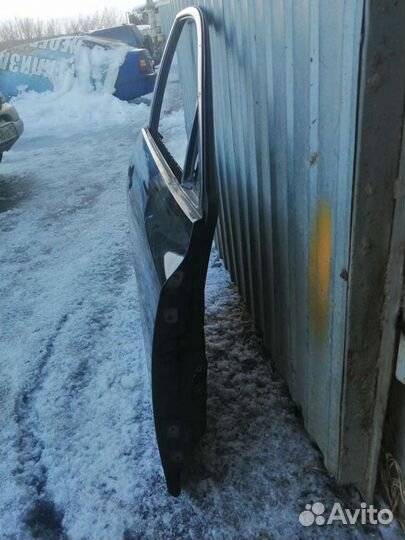 Дверь передняя правая Mazda 3 BK, хетчбек