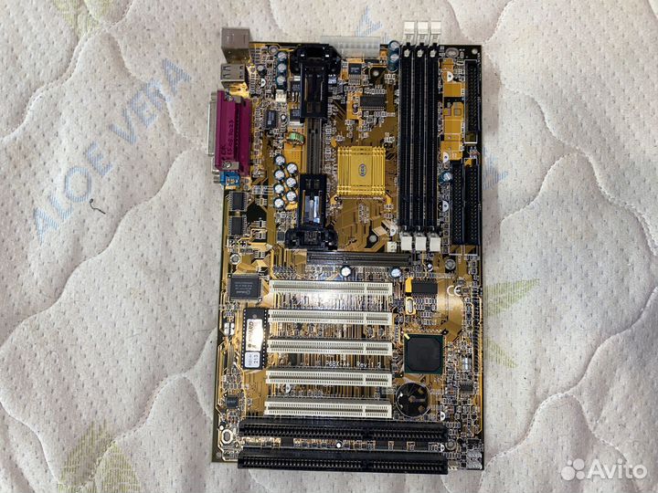 Рабочие ретро материнские платы Slot1