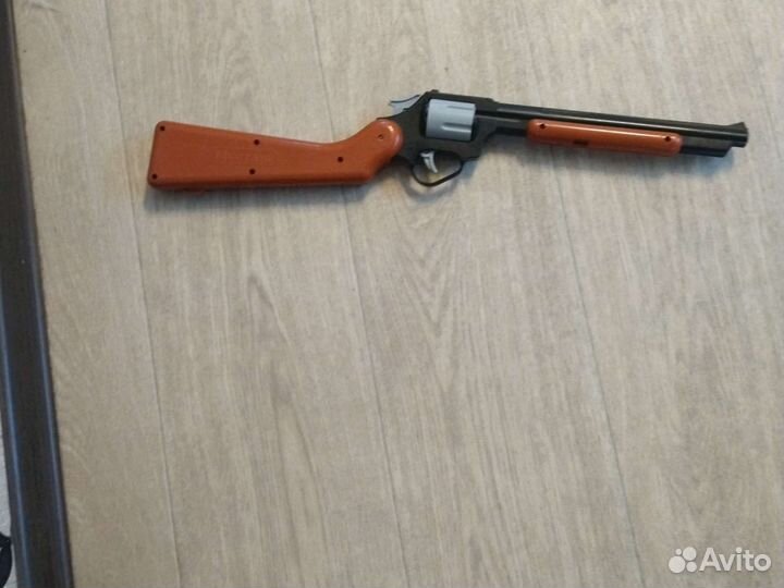 Игрушечное ружьё с курком
