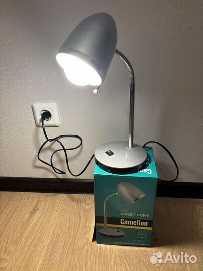 Лампа настольная