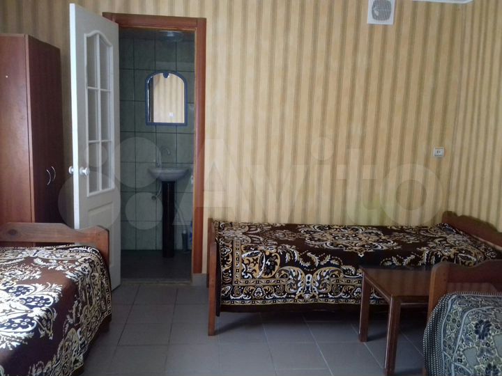 Комната 12 м² в 5-к., 1/1 эт.