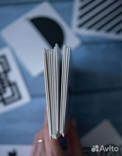 Чёрно-белые карточки для новорожденных