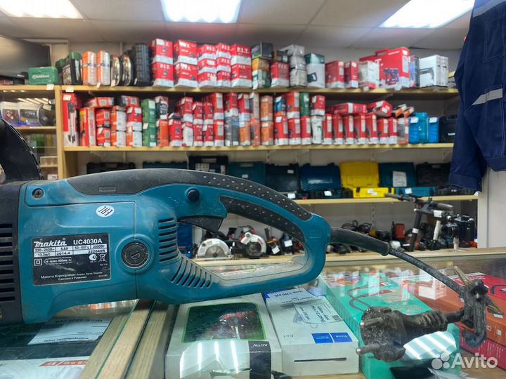 Цепная электропила Makita UC4030A