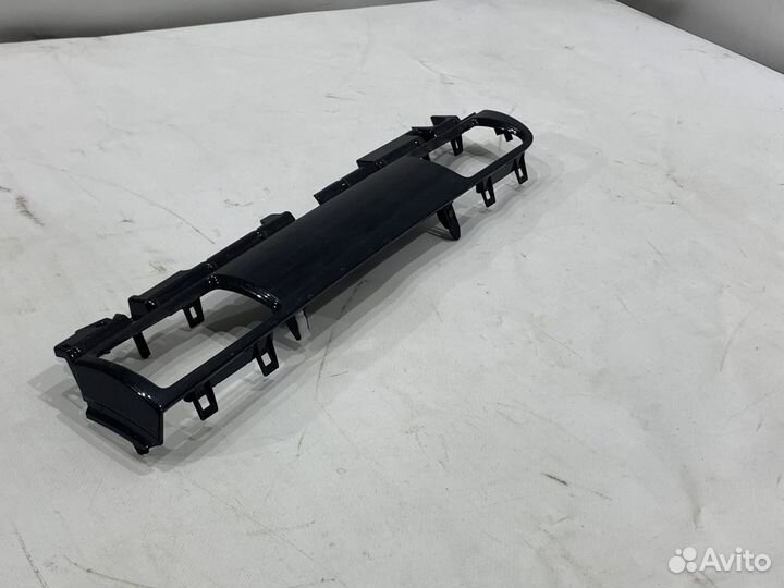 Накладка торпедо правая Mitsubishi Outlander 3