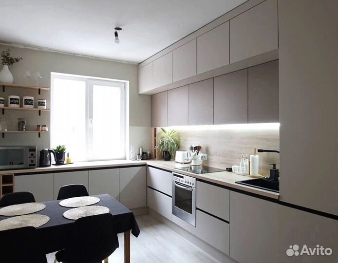 Кухня под потолок по вашим размерам