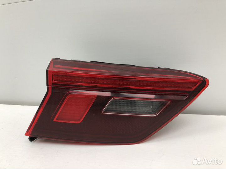 Фонарь задний внутренний левый Volkswagen Tiguan 2