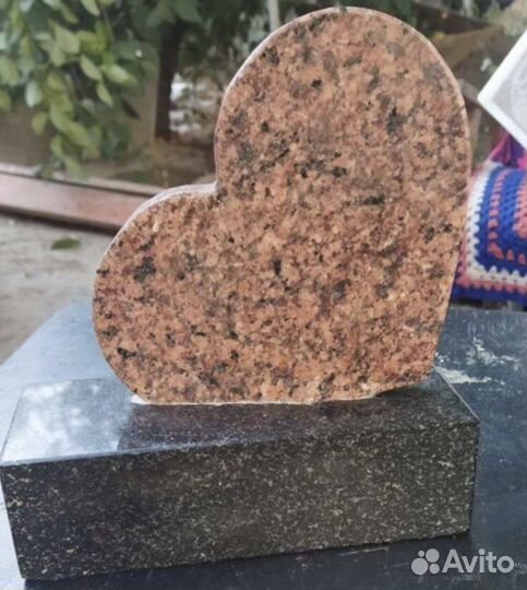 Статуэтка гранит
