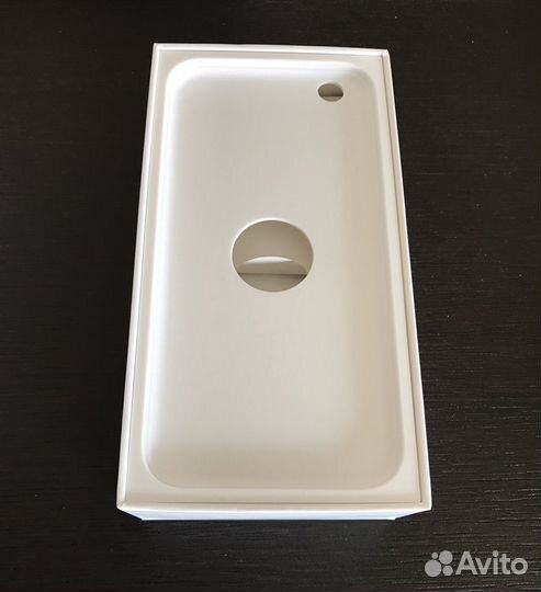 Коробка для iPhone 6 и скрепка для слота в подарок