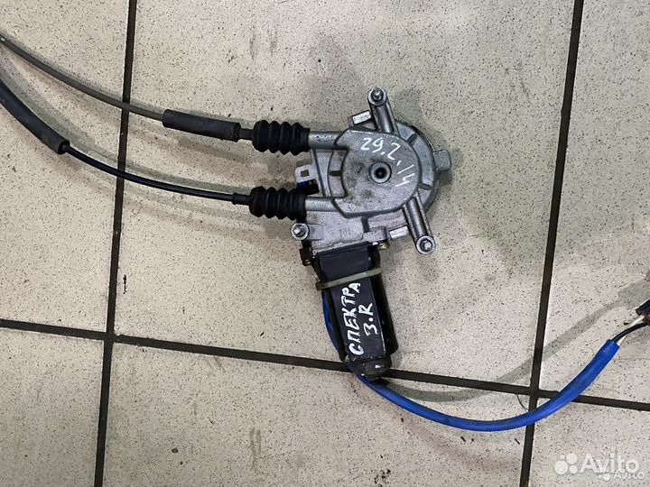 Стеклоподемник задний правый Kia Spectra