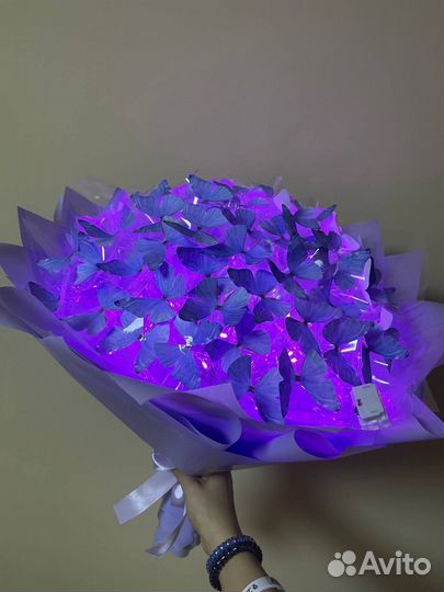 Светящиеся букеты из бабочек