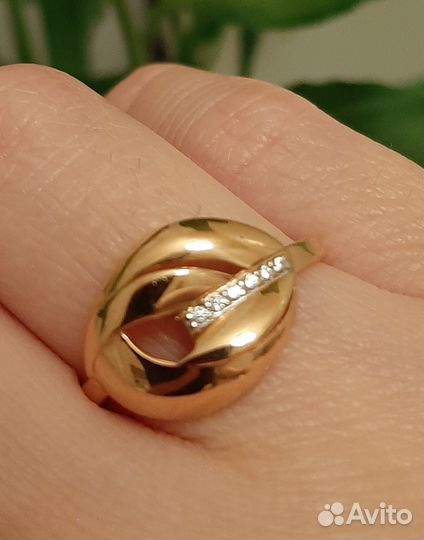 Золотое кольцо с бриллиантами 585 новое
