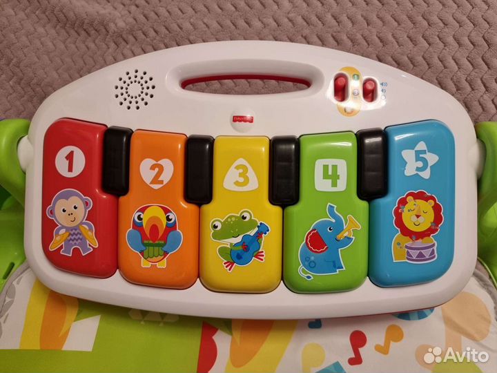 Развивающий коврик с пианино Fisher price