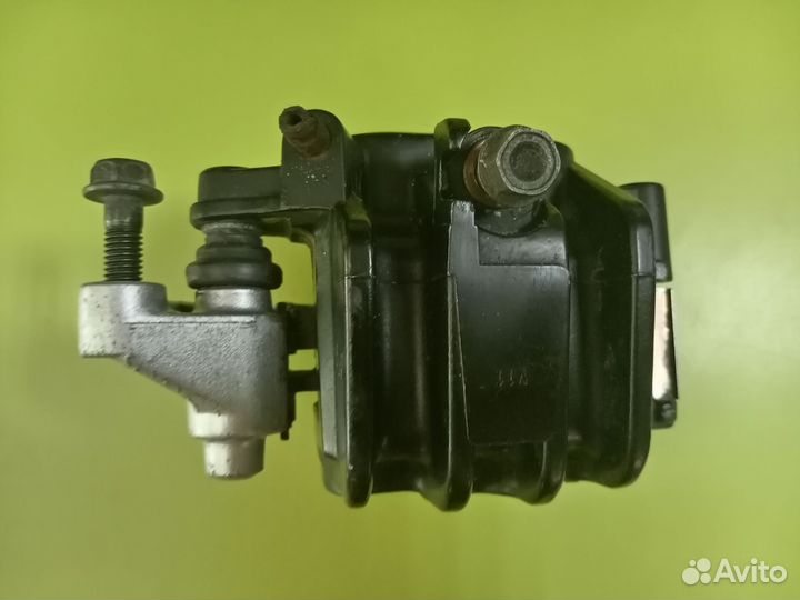 Суппорт передний Honda Nissin R