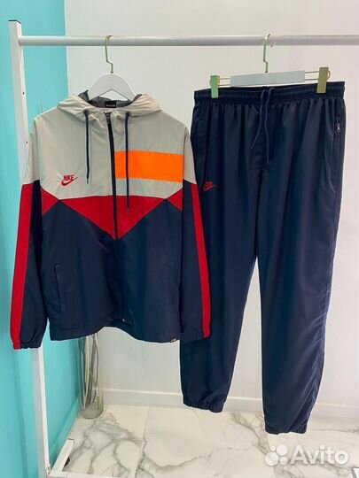 Спортивный костюм