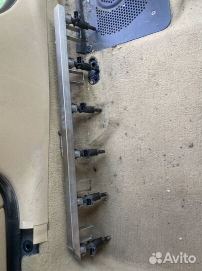 Топливная рампа с форсунками BMW 5 e60