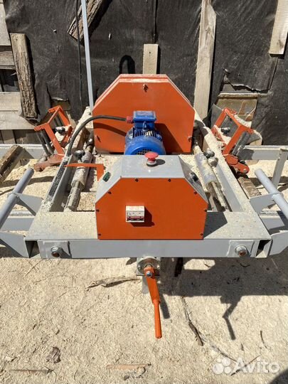 Кромкообрнзной станок