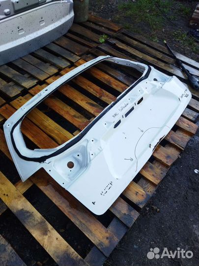 Крышка багажника Mitsubishi Outlander XL