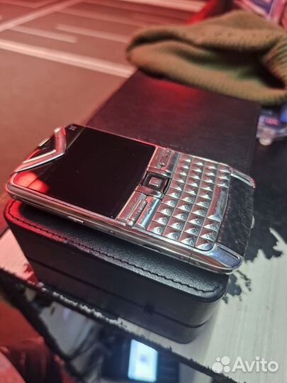 Vertu Constellation Quest, 8 ГБ