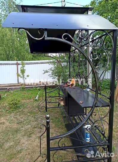 Мангал с крышей