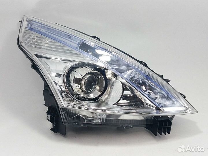 Фара правая Nissan Teana J32