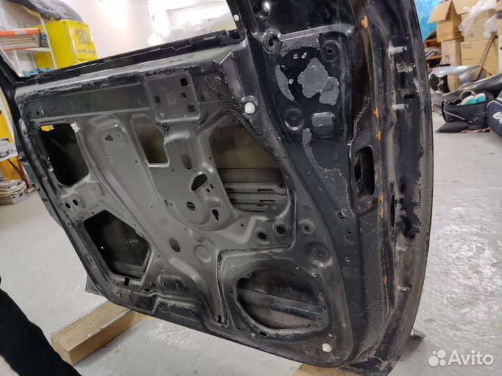 Дверь Nissan Pathfinder