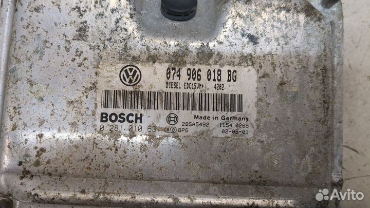 Блок управления двигателем Volkswagen Transporter 4