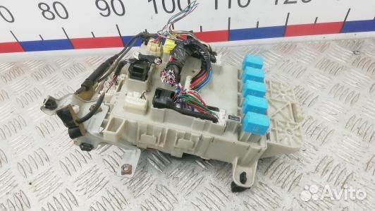 Блок предохранителей toyota RAV 4 ZCA2 (4BR07M102)