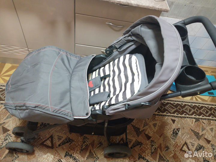 Продам прогулочную коляску