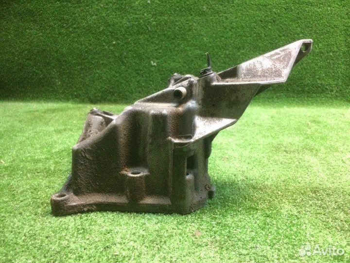 Кронштейн гур передний Mercedes Clk Coupe C208