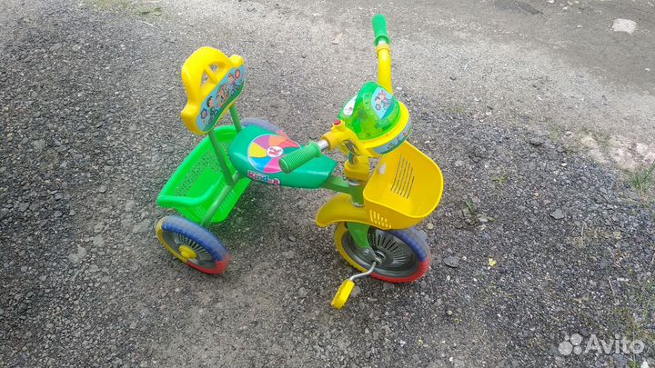 Детский трехколесный велосипед