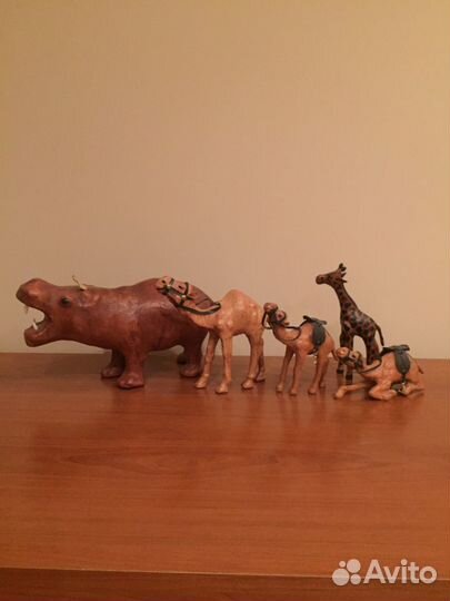 Статуи статуэтки фигуры из дерева