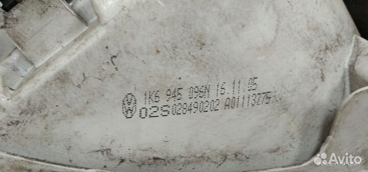 Фонарь задний наружный Volkswagen Golf