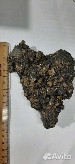 Магнетит с мускавитом