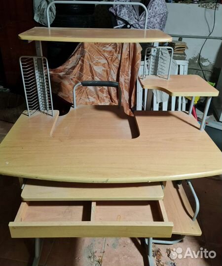 Компьютерный стол