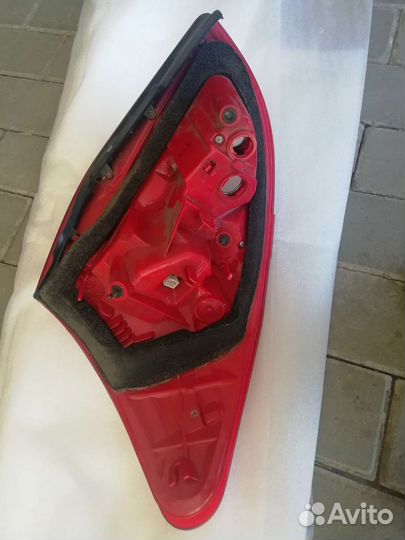 Задняя фара на toyota RAV 4 (2008)