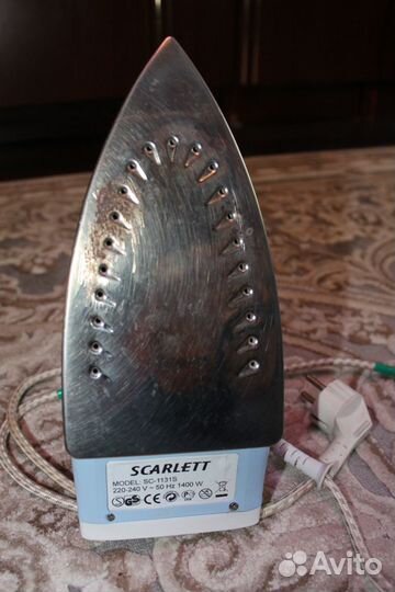 Продаётся утюг Scarlett Ralph model: SC-1131S
