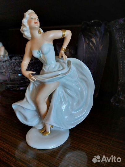 Статуэтка фарфоровая танцовщица. Германия