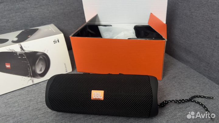 Портативная колонка jbl