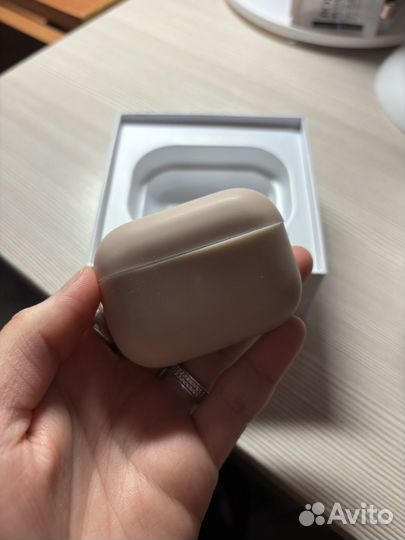 Airpods про