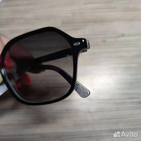 Солнцезащитные очки ray ban