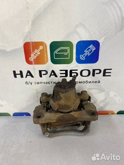 Суппорт задний левый Lexus Lx570 3 3UR-FE 2012