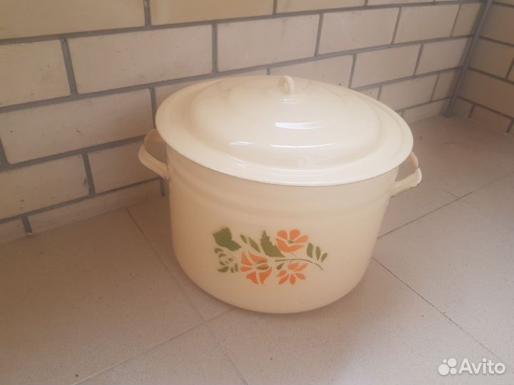 Бак- кастрюля эмалированный с крышкой