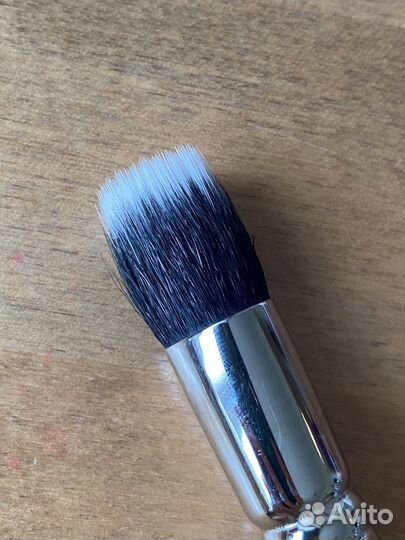 Кисть MAC 130 sh дуофибра для макияжа лица