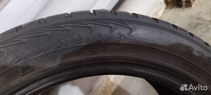 Nokian Tyres Hakkapeliitta 7 235/45 R17