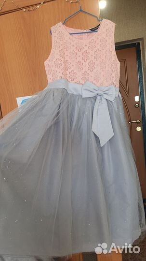 Нарядное платье 152