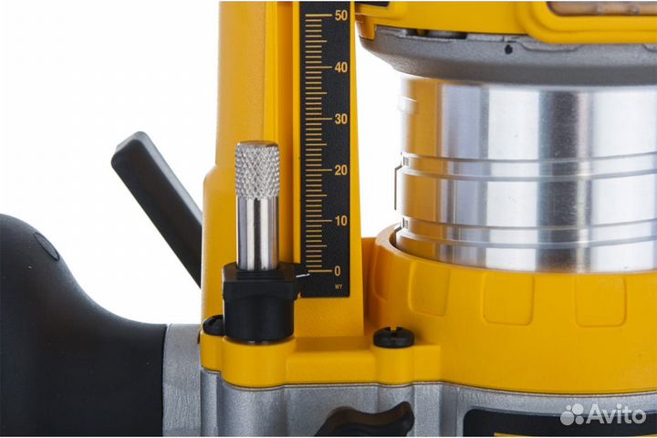 Фрезер dewalt D 26204 K